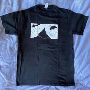 Four I’s Anime KISS tee